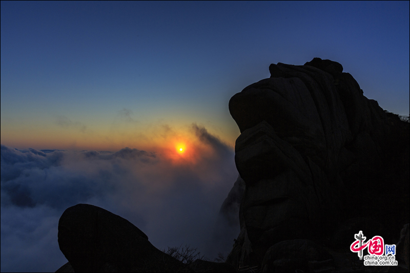 云海佛光晚霞 黄山初冬美景让人目不暇接