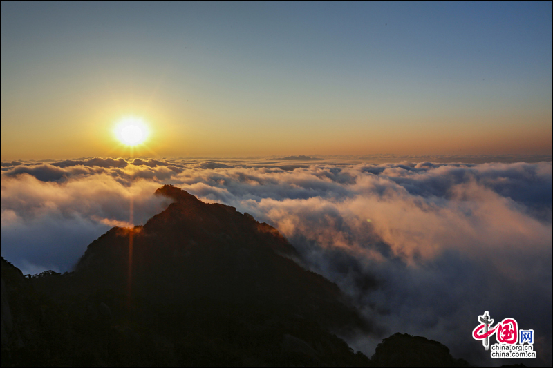 云海佛光晚霞 黄山初冬美景让人目不暇接