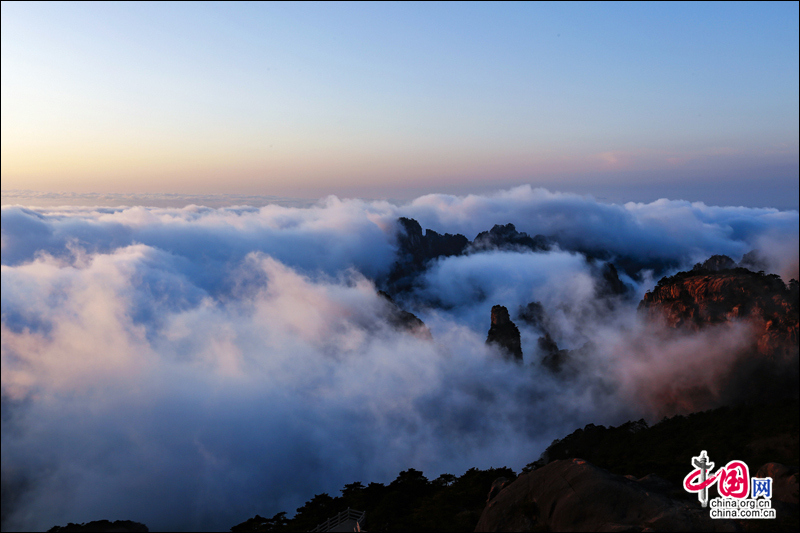 云海佛光晚霞 黄山初冬美景让人目不暇接