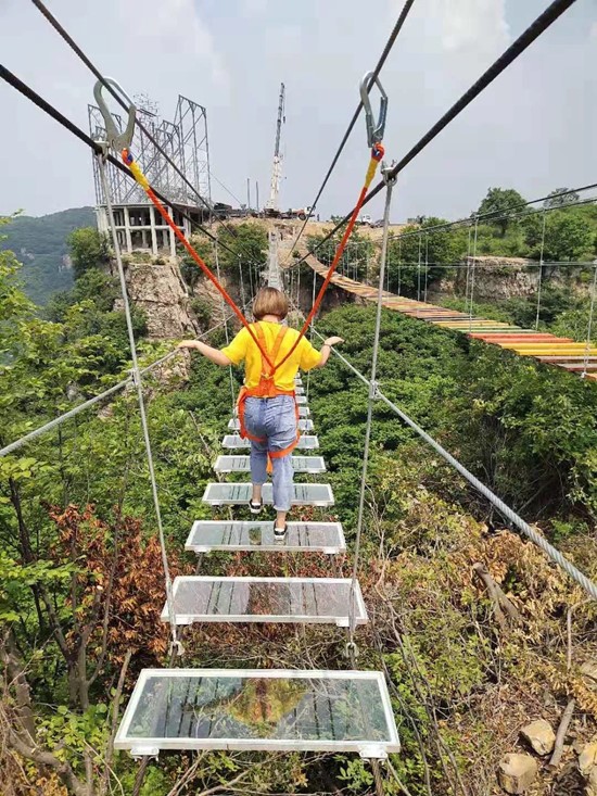 聚焦旅游新星 走进醉美本溪大峡谷