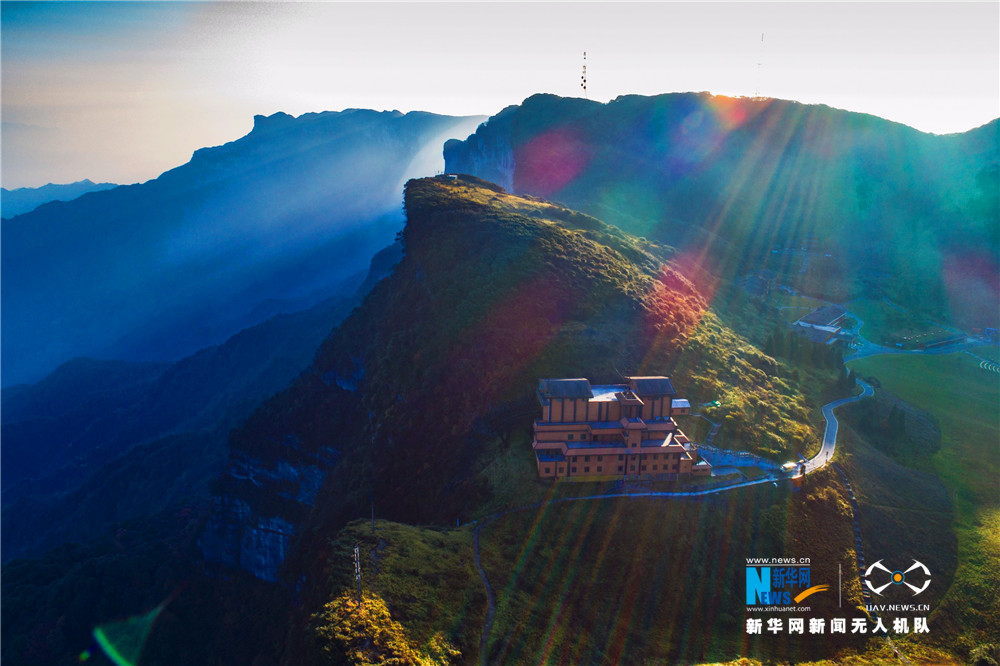 【渝情渝景】一天中不同时段的金佛山 美到窒息