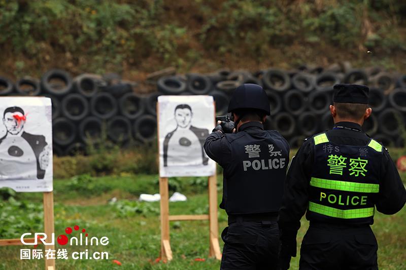 （已过审）（焦点图/社会）贵阳特警大比武展“十八般武艺”