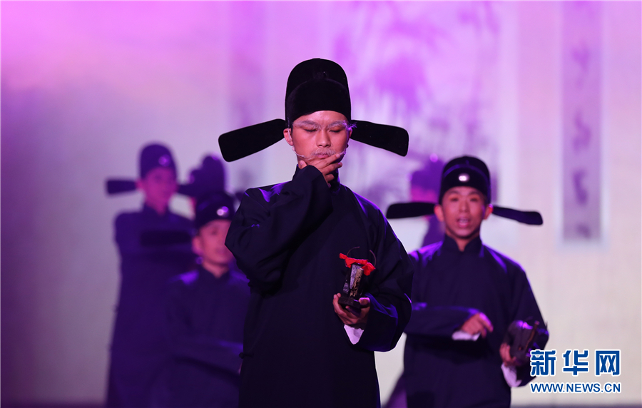 仡佬族音乐剧《情姐下河洗衣裳》在贵阳上演