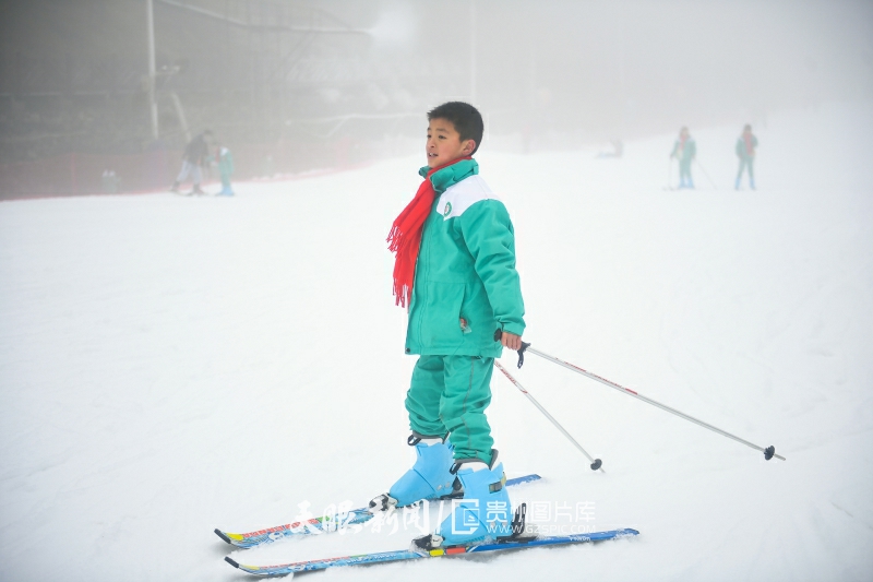 （中首）筑梦冬奥丨六盘水：冰雪运动进校园