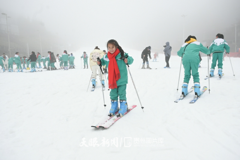 （中首）筑梦冬奥丨六盘水：冰雪运动进校园