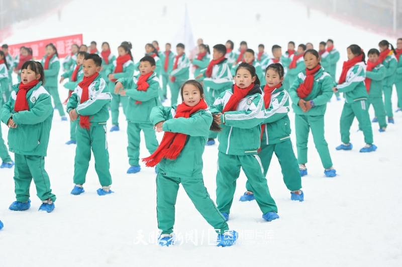 （中首）筑梦冬奥丨六盘水：冰雪运动进校园