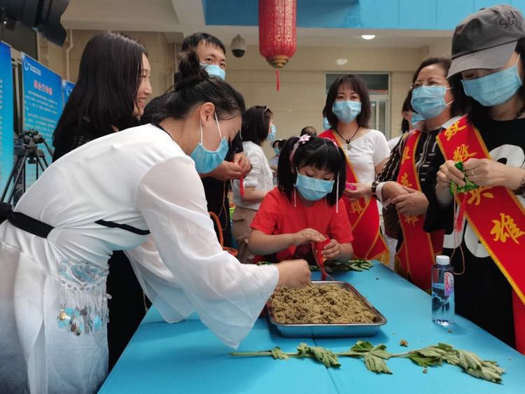 鞍山汤岗子康复医院：端午寻“艾” 传承中医文化