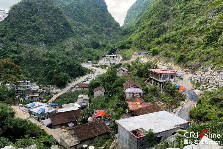 【A】广西大化：八好村村民圆了安居梦