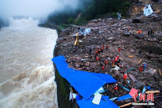 福建泰宁泥石流：福州消防增援官兵进入核心区搜救