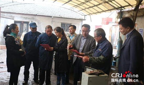 （已过审 供稿 社会广角 三吴大地泰州）春晖社区党总支书记许灯梅：扎根社区为民服务