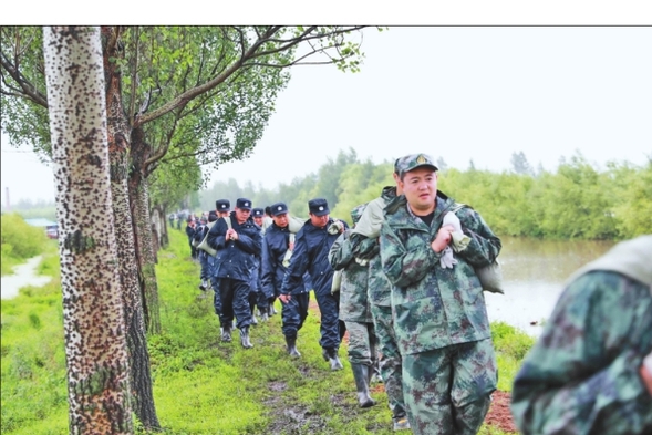 黑龙江省伊春市伊春区全力以赴抗洪排涝