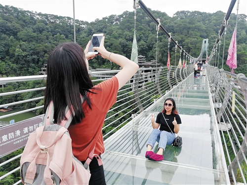 广东旅行商受邀考察南宁精品路线