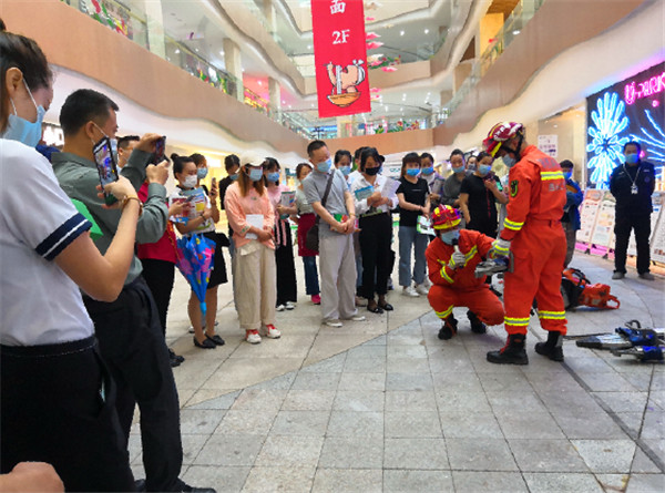 西安浐灞生态区：筑牢安全防线 增强市民安全意识