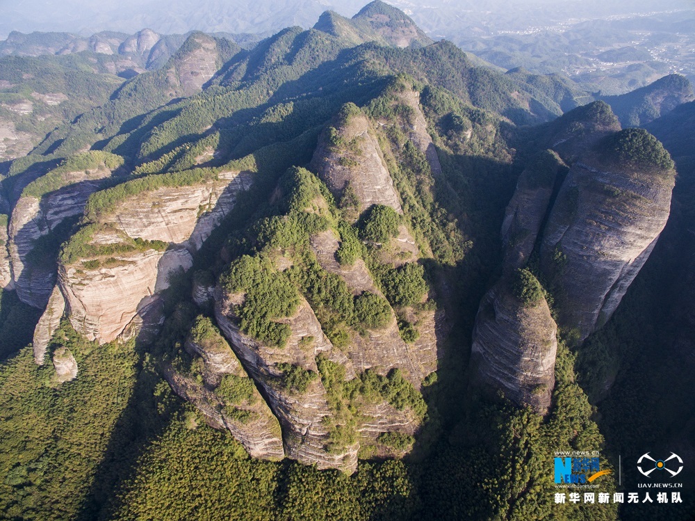 航拍江西南武当山 99座石峰连绵十里