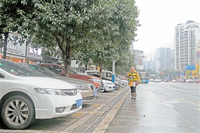 【法制安全】僵尸车不再霸占车位　路面清爽多了