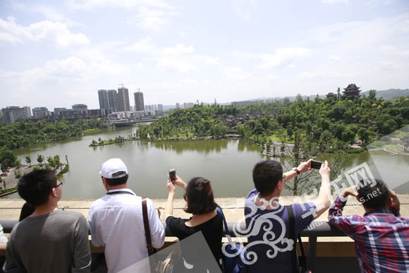 网媒总编走进璧山秀湖国家湿地公园“洗肺” ：景致如画美哭了