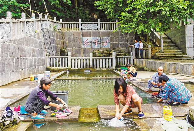 【要闻 摘要】“记者再走长征路”重庆行见闻