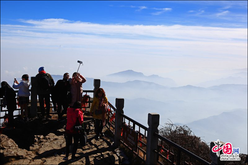 隆冬时节 峨眉山少有的定制版写意中国画