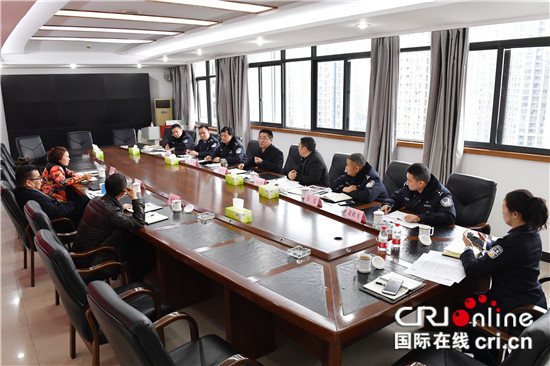 已过审【法制安全】长寿警方邀请警风警纪监督员调研服务民企工作