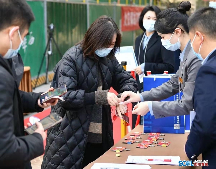 （转载）省人大代表陆续报到，四川进入“两会”时间