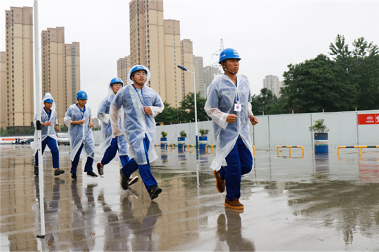 （有修改）（B 社会广角列表 三吴大地南京 移动版）南京建宁西路过江通道工程进行应急救援演练