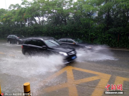 强降雨轮番侵袭南方多省份 多地启动救灾应急响应