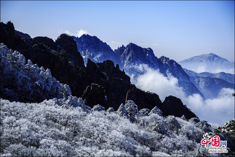 雪霁黄山：弥天云母帐 匝地水晶栊