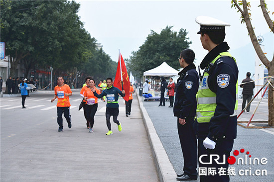 已过审【区县联动】云阳警方确保天生云阳半程马拉松赛顺利进行【区县联动 列表】云阳警方确保天生云阳半程马拉松赛进行