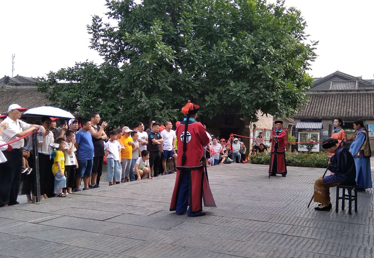 【河南供稿】南阳市内乡县衙高温“煨火”暑期旅游热