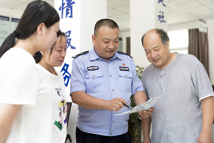 【河南供稿】河南义马市“老李警务室”：服务群众“不打烊”