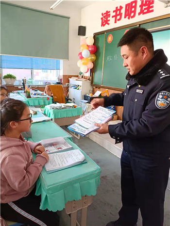 本溪高峪派出所多措并举 构筑电诈防范新高地_fororder_进校园反诈