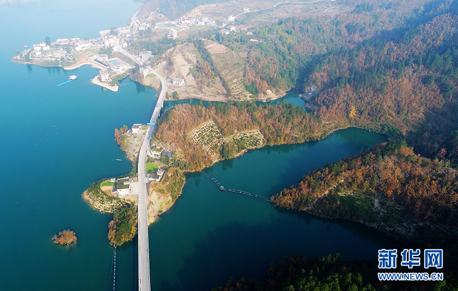 【美丽乡村】航拍乌江画廊龚滩小山村 美丽公路串起乡村风景线