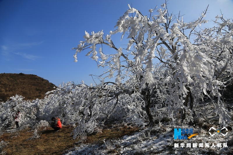 航拍江西石城八卦脑雾凇景观如北国风光