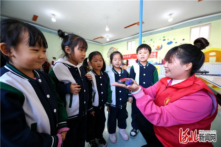 河北廊坊：幼儿园里学冬奥