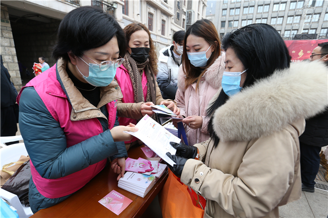 连云港市连云区文化科技卫生“三下乡”服务暖人心_fororder_BO4Q3885