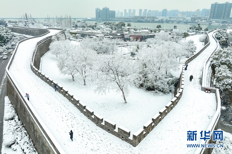 湖北襄阳：雪落古城 景色如画