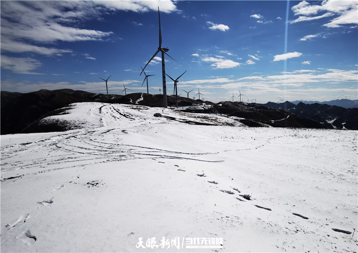 （中首）毕节赫章：韭菜坪雪后“雾凇”惊艳美景醉人