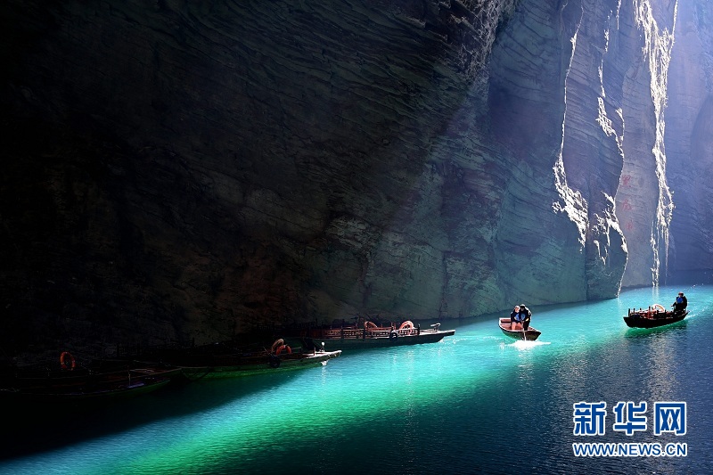 湖北鹤峰：冬日屏山如梦如幻