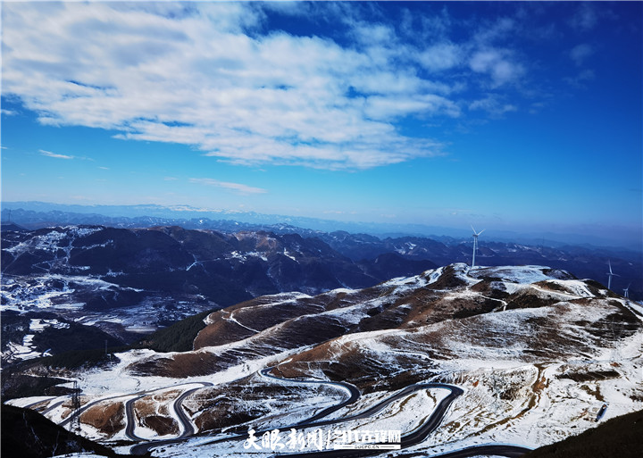 （中首）毕节赫章：韭菜坪雪后“雾凇”惊艳美景醉人