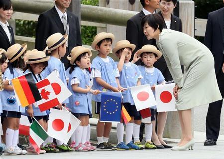 奥巴马访伊势神宫迟到 安倍苦等拍照磨时间(图)