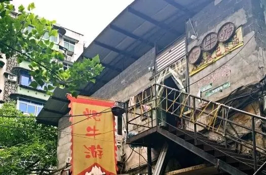 【环保视点专题　绿色美食　图文摘要】这几家"破店" 很多开豪车的人也要刹一脚