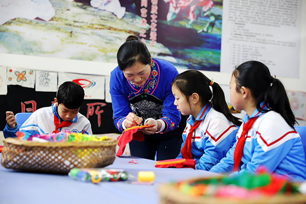 Zhang Juhua, the Inheritor of Sichuan Maliu Embroidery: Sichuan Maliu Embroidery Creates Splendid Culture_fororder_图片3