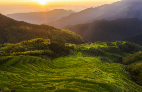 旅行探寻年味儿乐融融 春节打卡首选上饶铜钹山