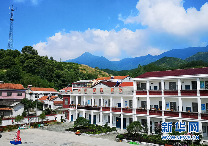 “微光”照进大别山乡村小学