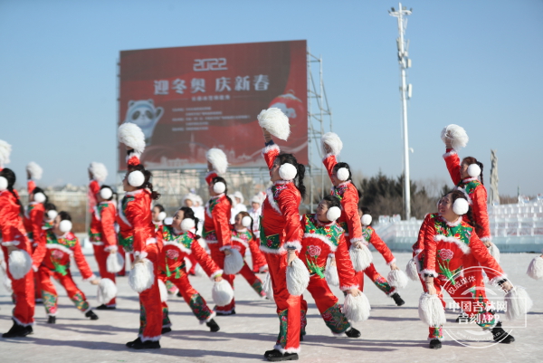 2022“迎冬奥·庆新春”长春市冰雪秧歌秀在长春世界雕塑园举办_fororder_2