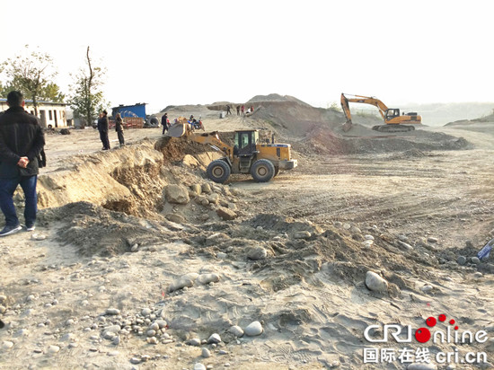 已过审【区县联动】【潼南】潼南桂林街道：违规砂石码头拆除 群众拍手称快【区县联动　列表】潼南桂林街道拆除违规砂石码头