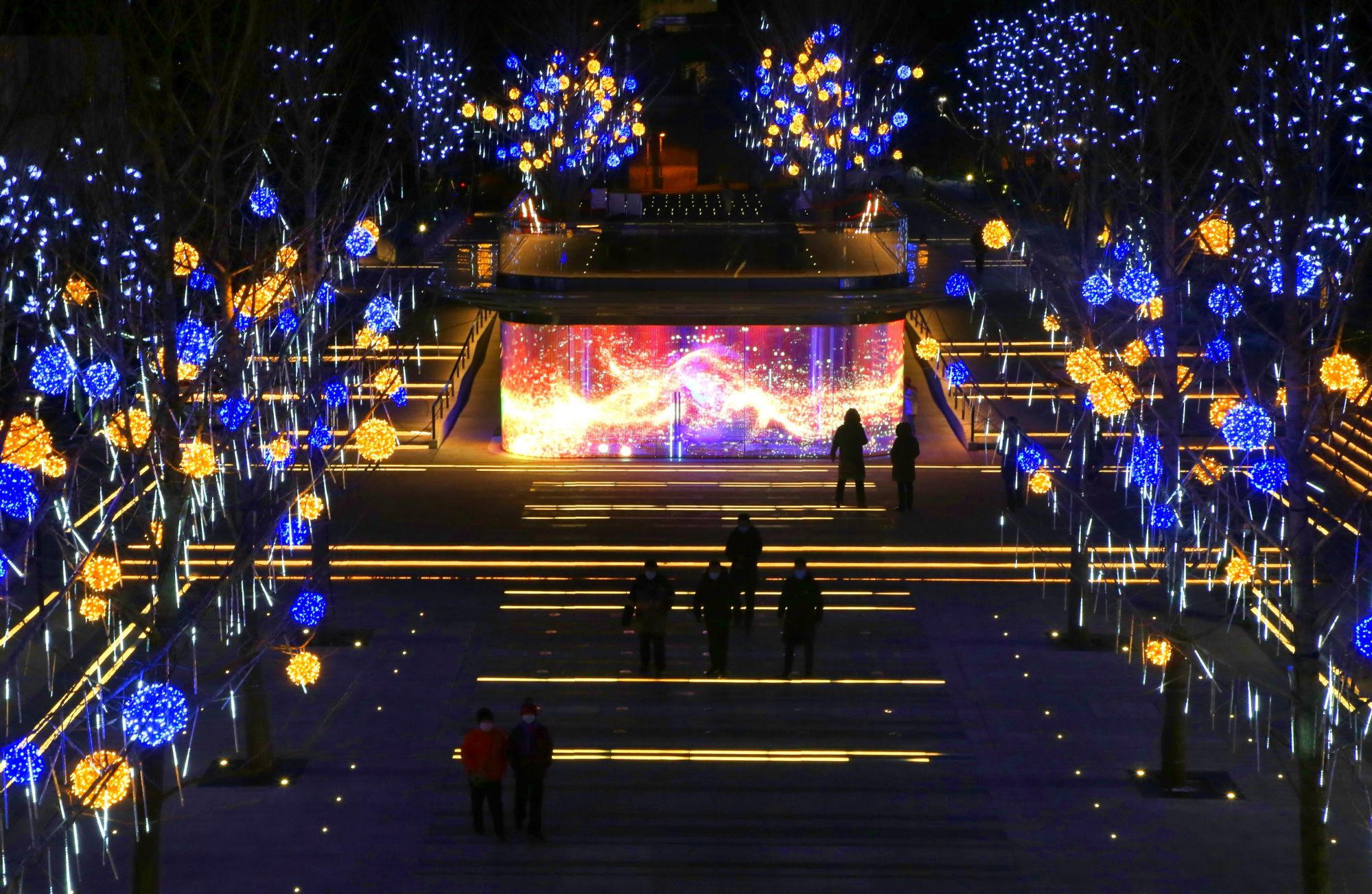 北京西城区“春节+冬奥”景观上线