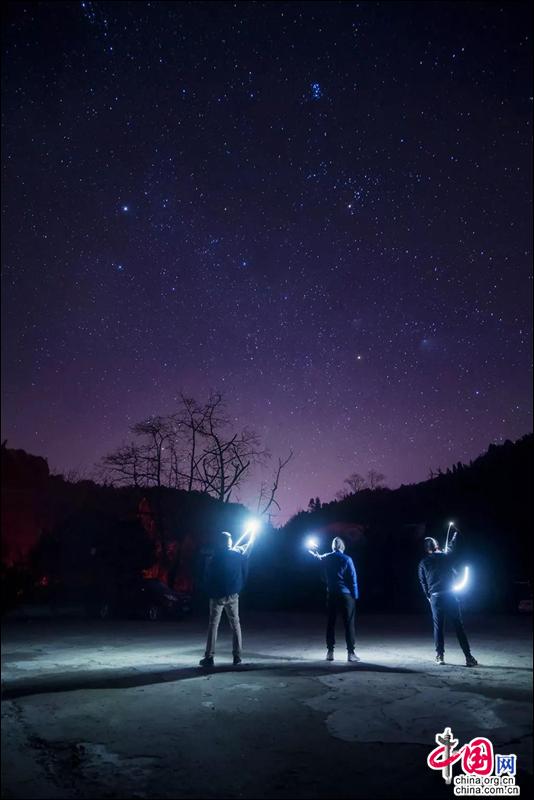 在峨眉山冬季的浩瀚星河里丢了时间、丢了魂