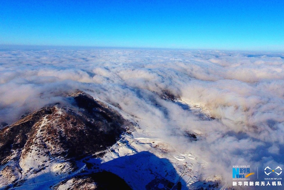 【“飞阅”中国】航拍重庆红池坝云海雪景 气势磅礴吞山河