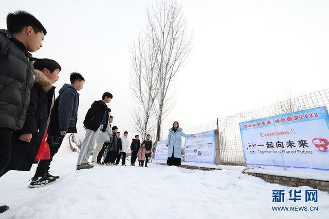 河北平乡：农村掀起滑雪热